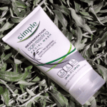 Simple Age Resisting Facial Wash 150ml